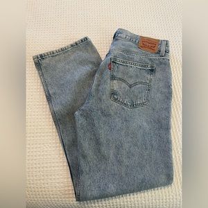 Levi’s Low Pro Jeans Size 30 in Charlie Glow Up.
